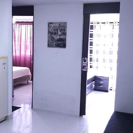 Centro! San Lorenzo - Downtown - Apto Con 2 Hab & Parqueadero Medellín Eksteriør billede