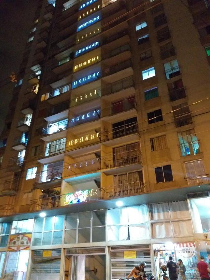 Centro! San Lorenzo - Downtown - Apto Con 2 Hab & Parqueadero Medellín Eksteriør billede